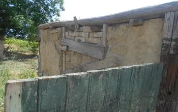 Auction image House